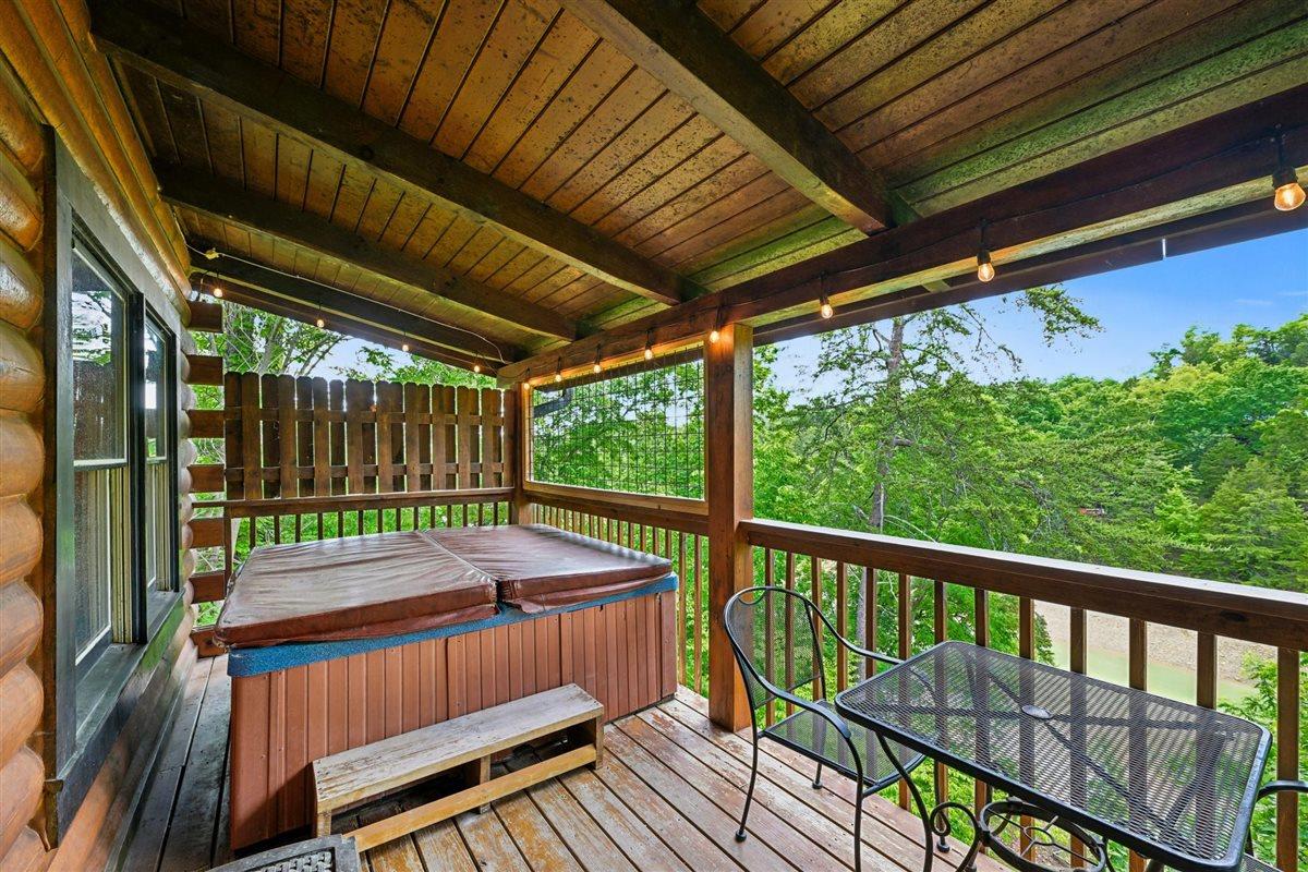11Hot Tub