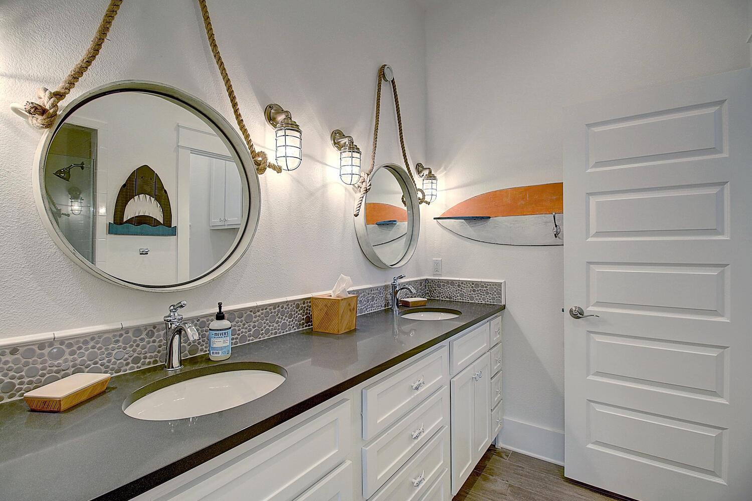 Bunk Bathroom, 1st Floor