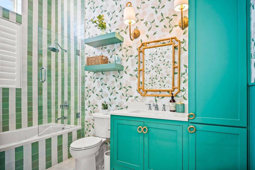 1st Floor, Second King Bathroom