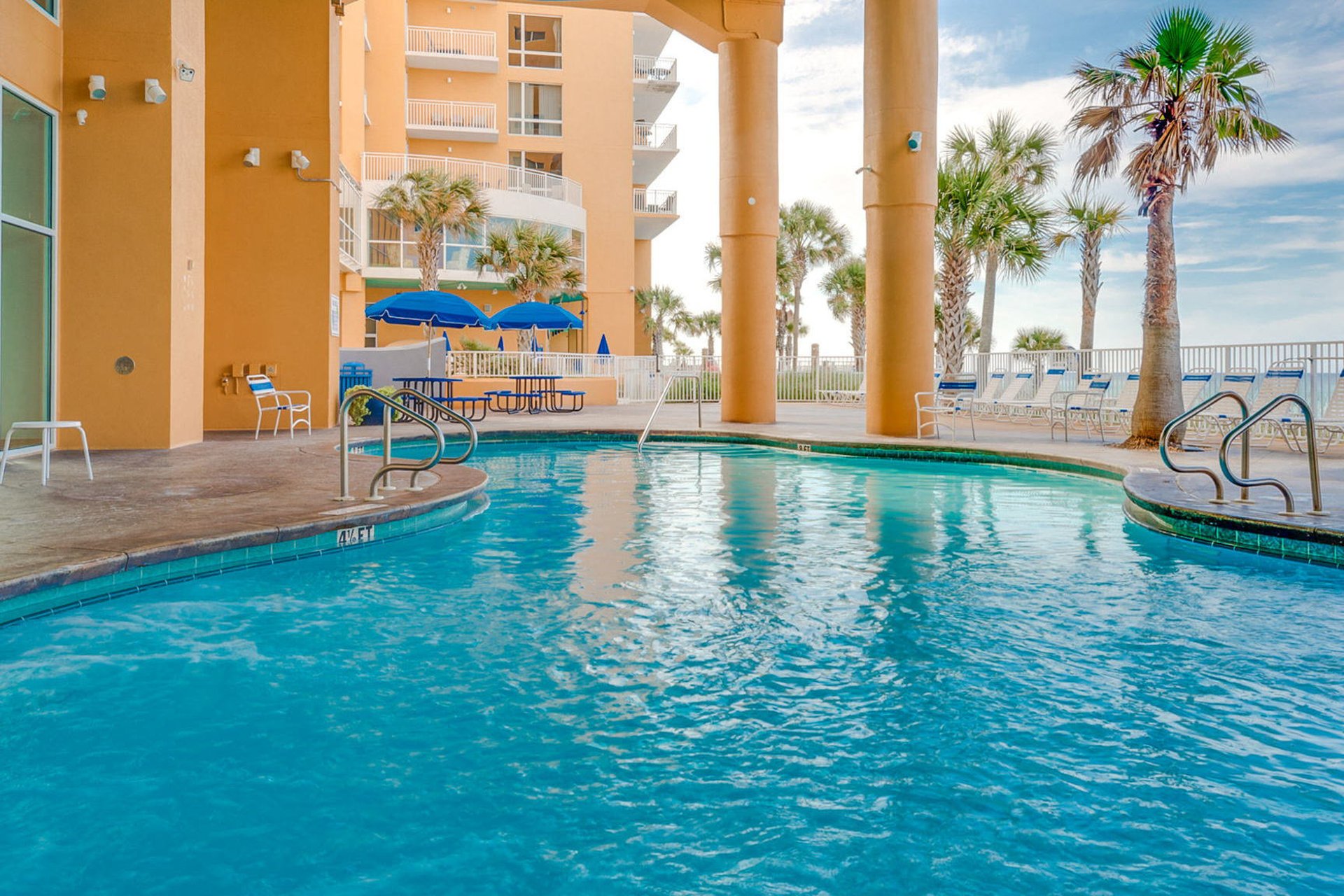 Splash Resort 1902W 28