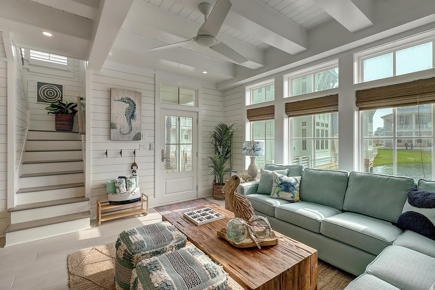 1st Floor Living Area