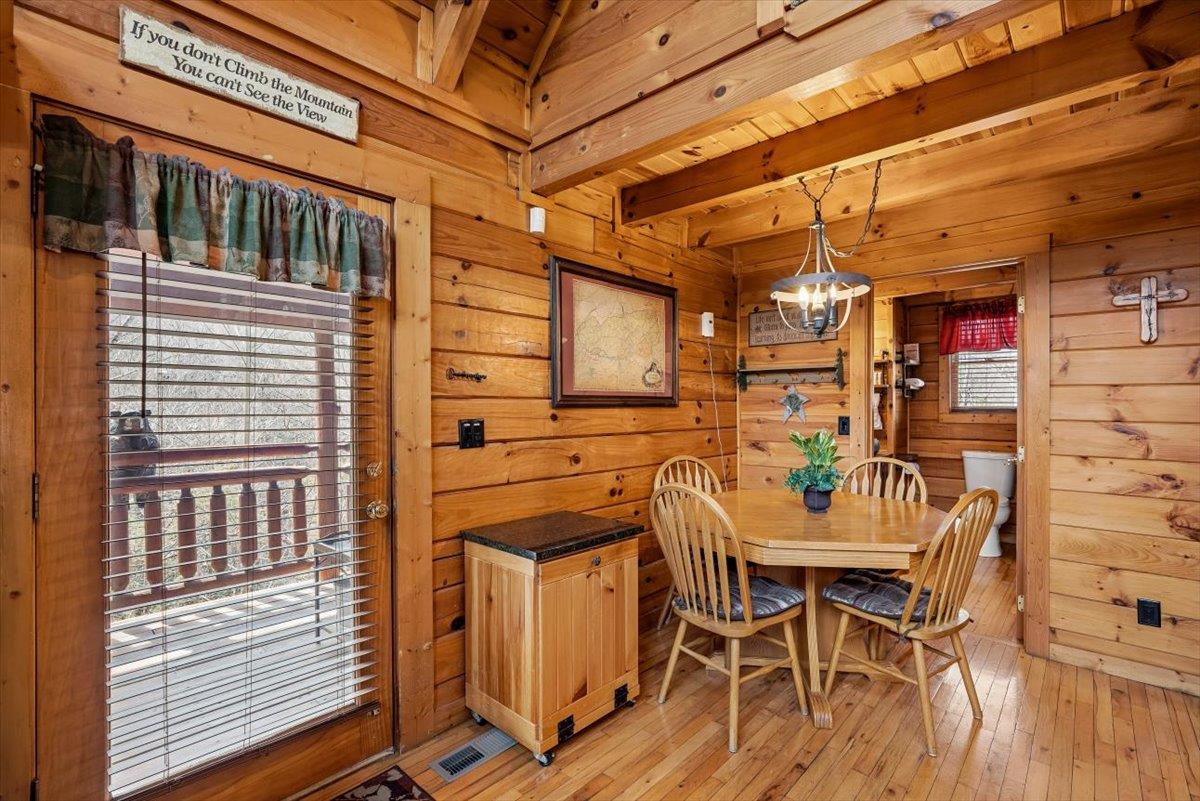 13Dining Room