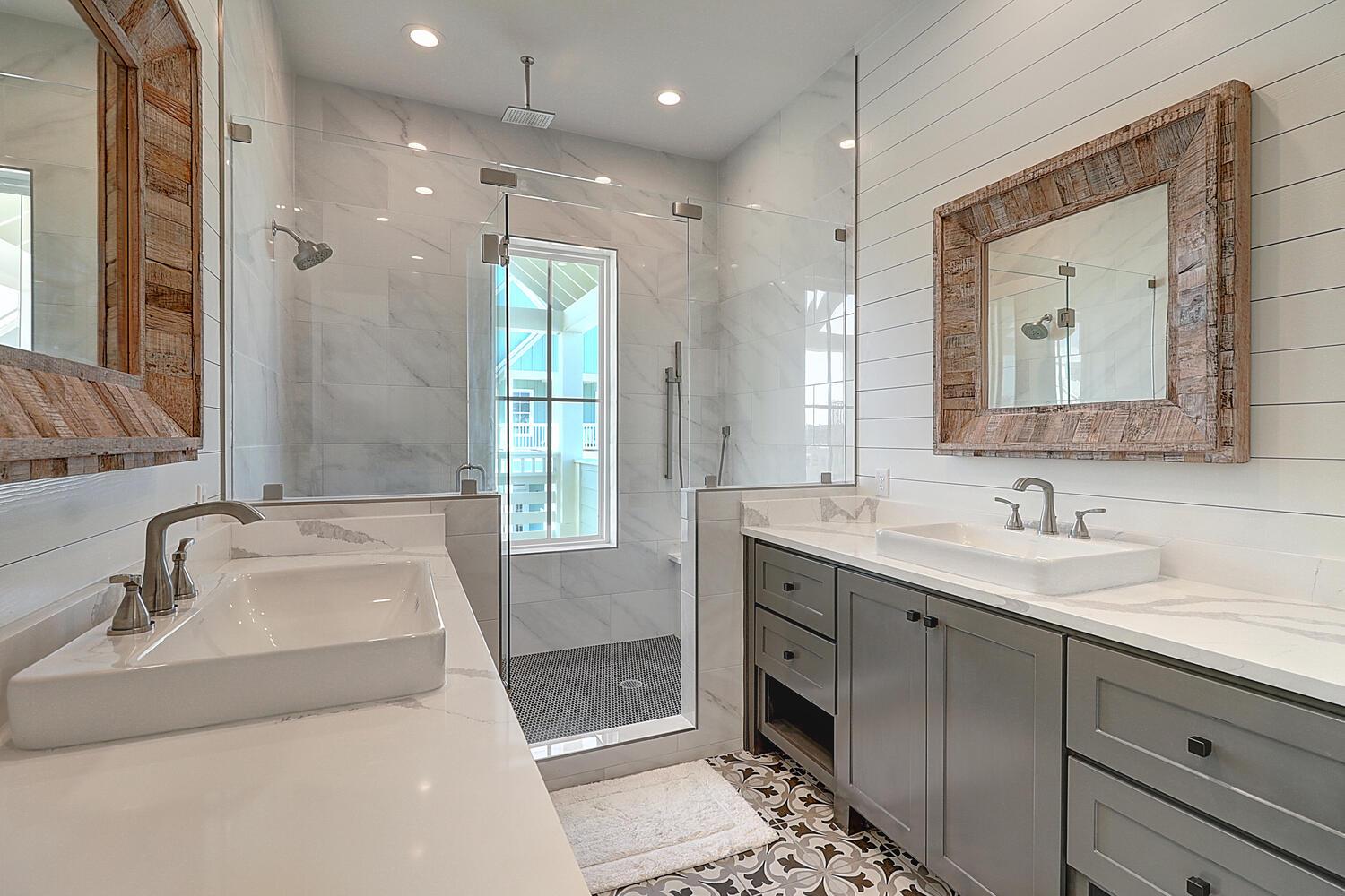 2nd Floor King Master Suite