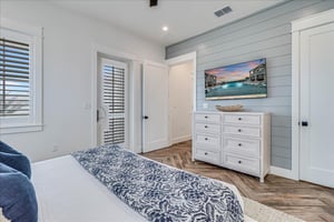 Primary King Bedroom, 2nd Floor