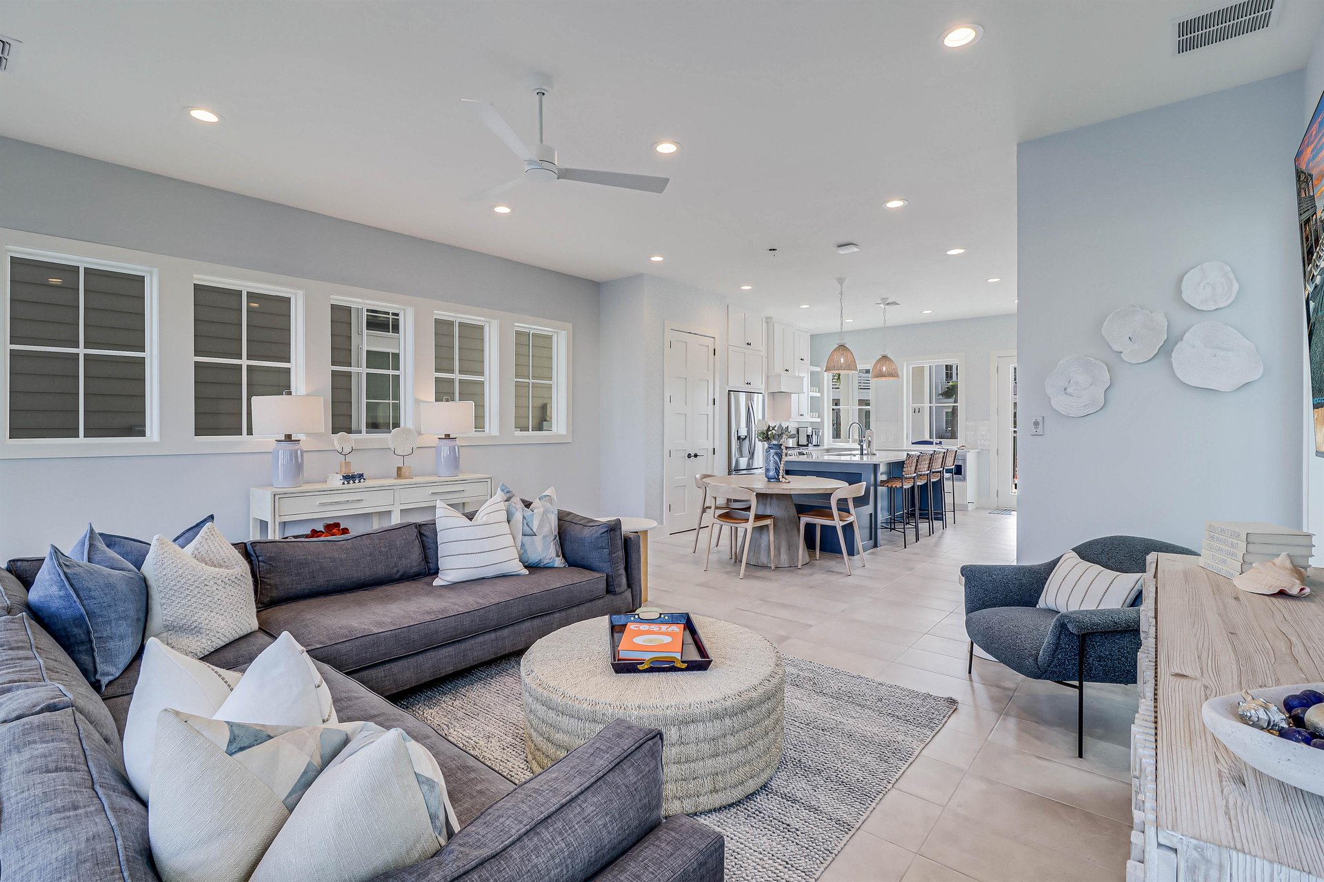 Living Area, 1st Floor