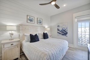 1st Floor, King Bedroom