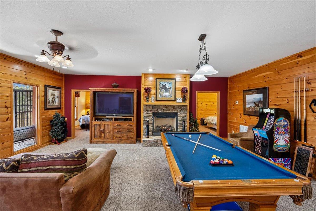 068Recreation Room