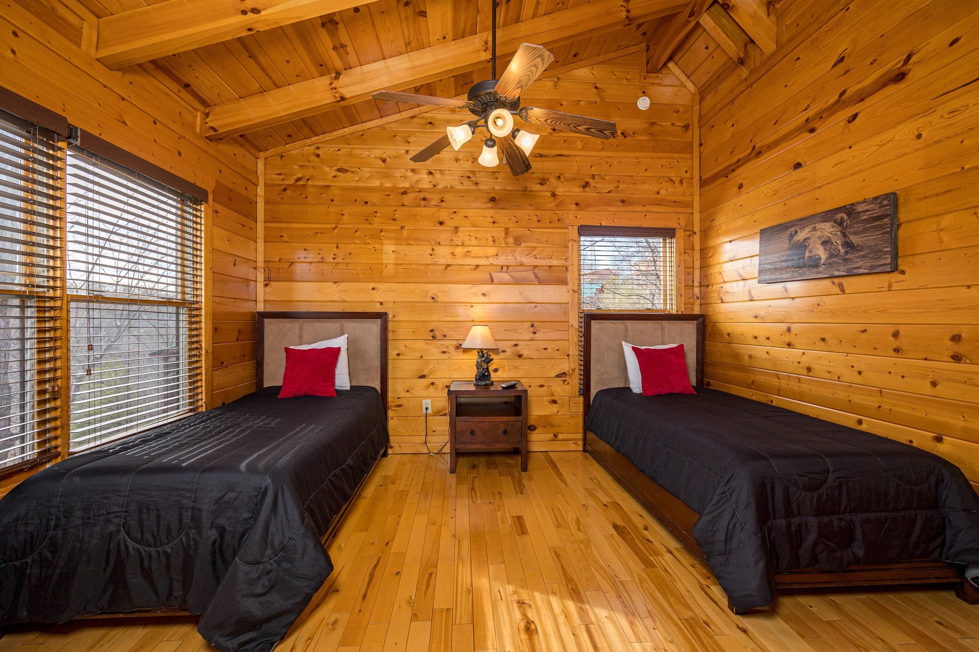 at bear pause cabin a 3 bedroom cabin rental located in gatlinburg