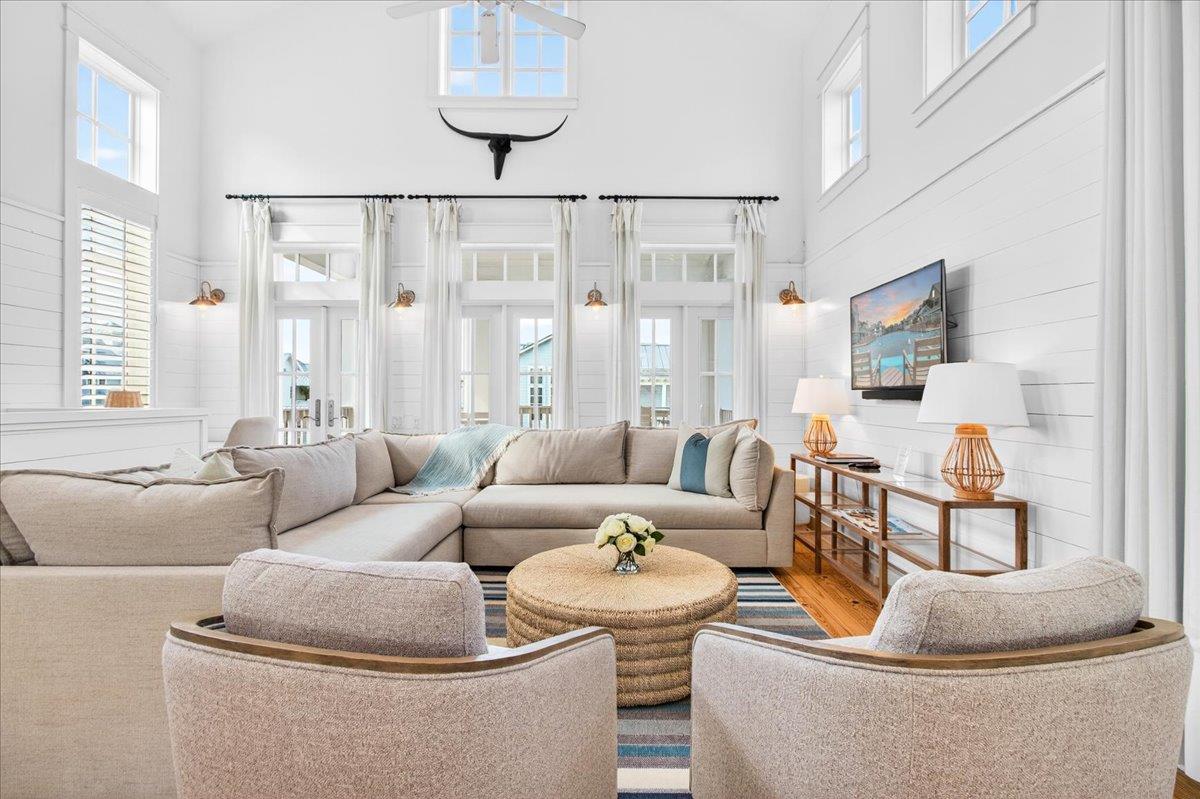 2nd Floor, Main Living Room