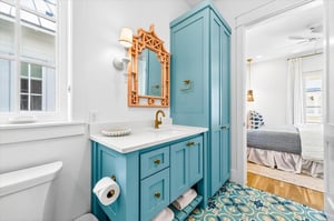 2nd Floor King bedroom, Private Bathroom