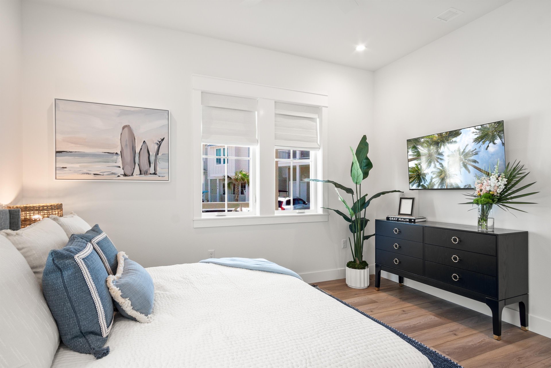 King Bedroom with Ensuite, 1st Floor