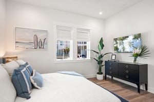 King Bedroom with Ensuite, 1st Floor