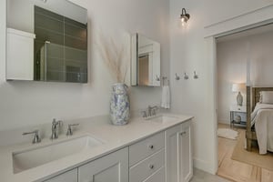 Primary King Bathroom, 2nd Floor