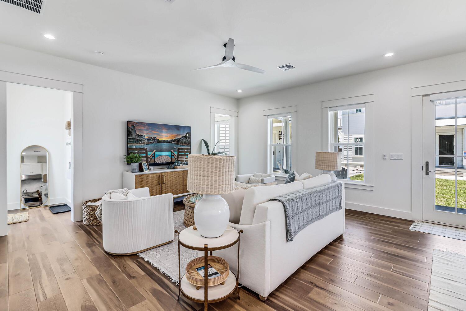 Living Area with Sleeper Sofa, 1st Floor