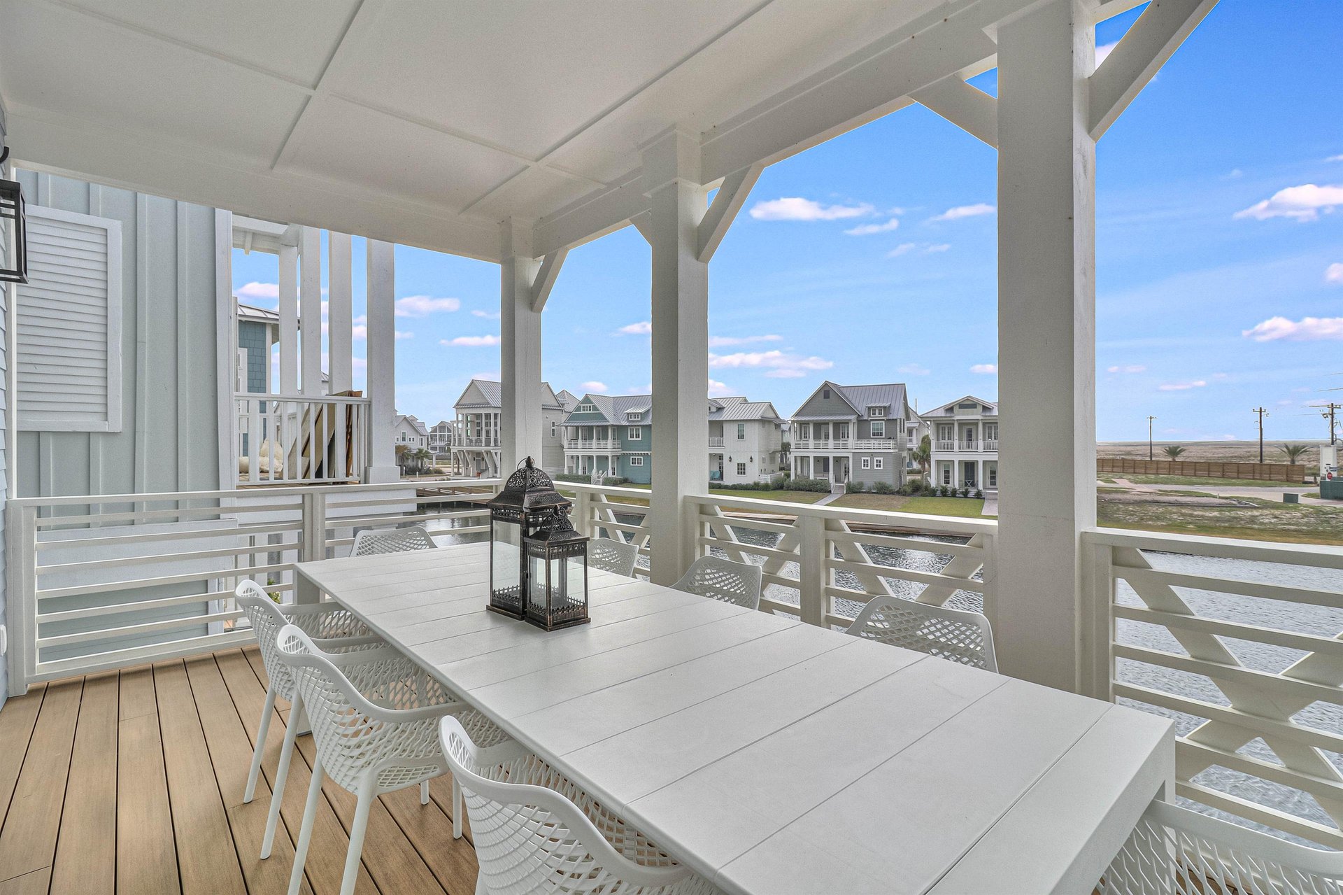 Outdoor Dining, 2nd Floor