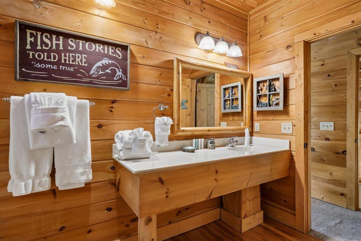 Upper Level 2Bath