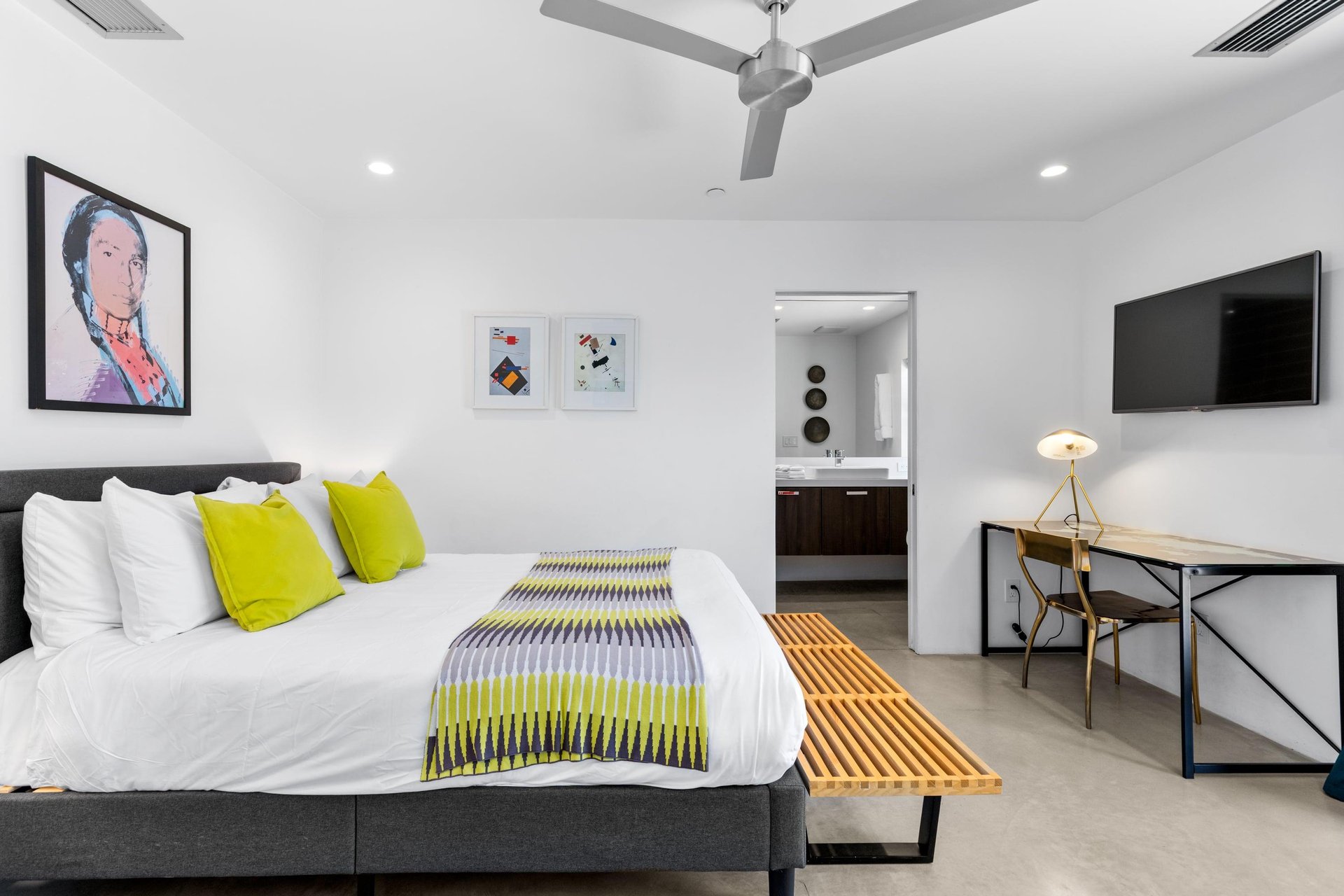 Guest bedroom