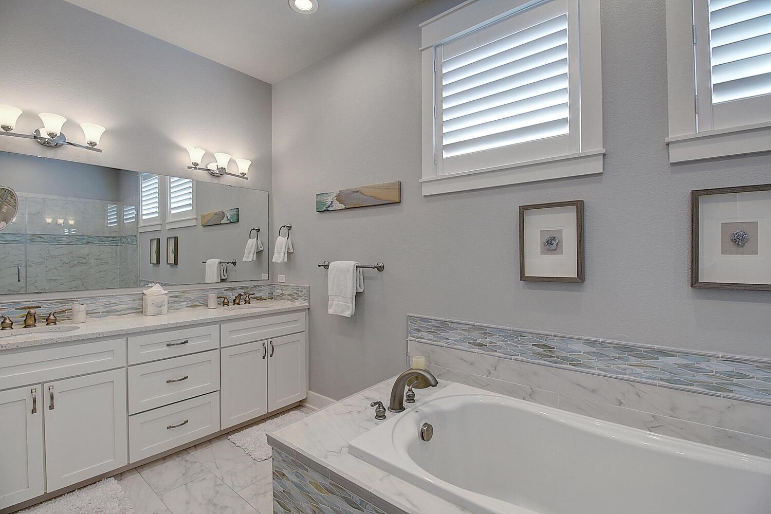 Primary King Bathroom, 2nd Floor