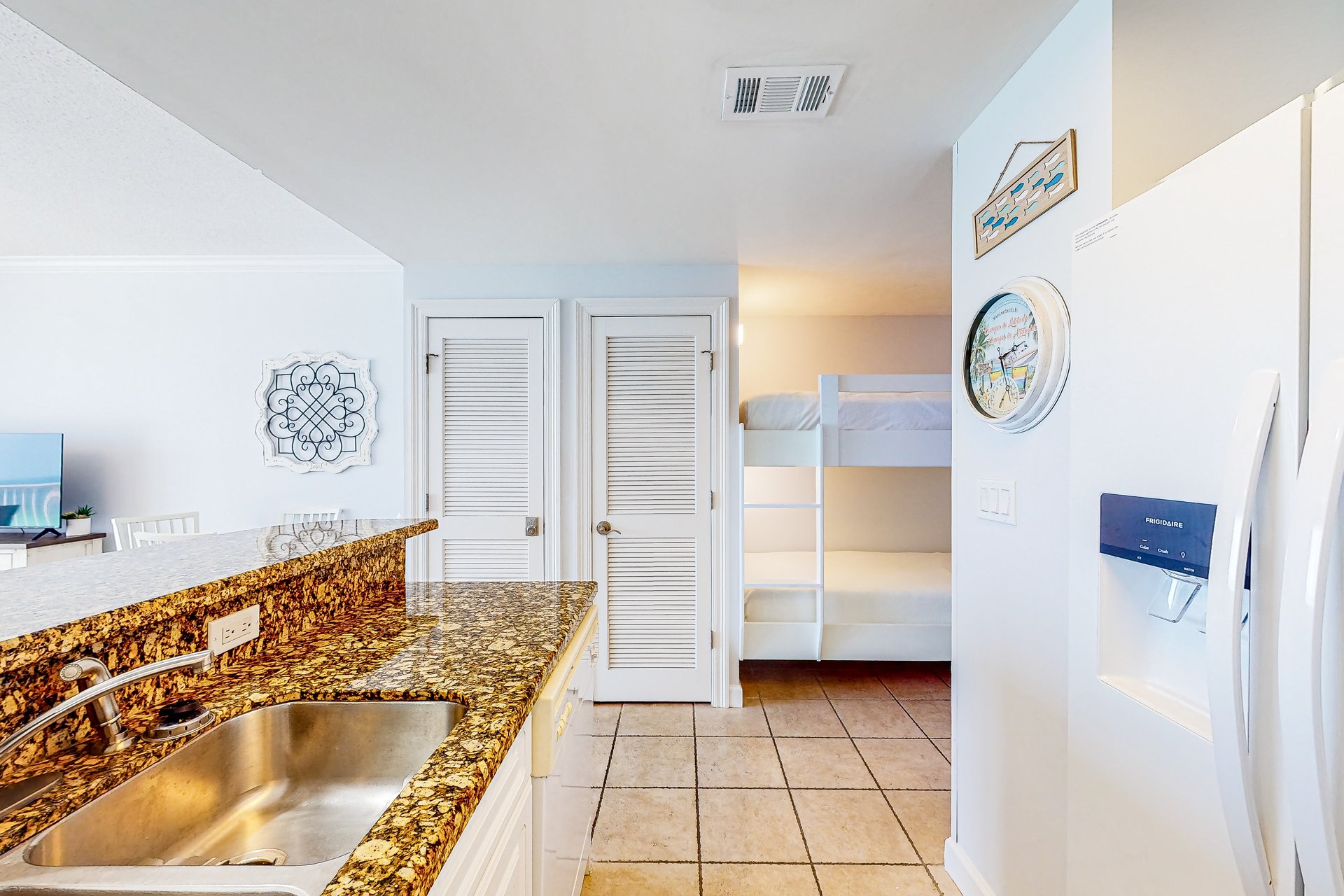 Boardwalk Condos, 906C 9