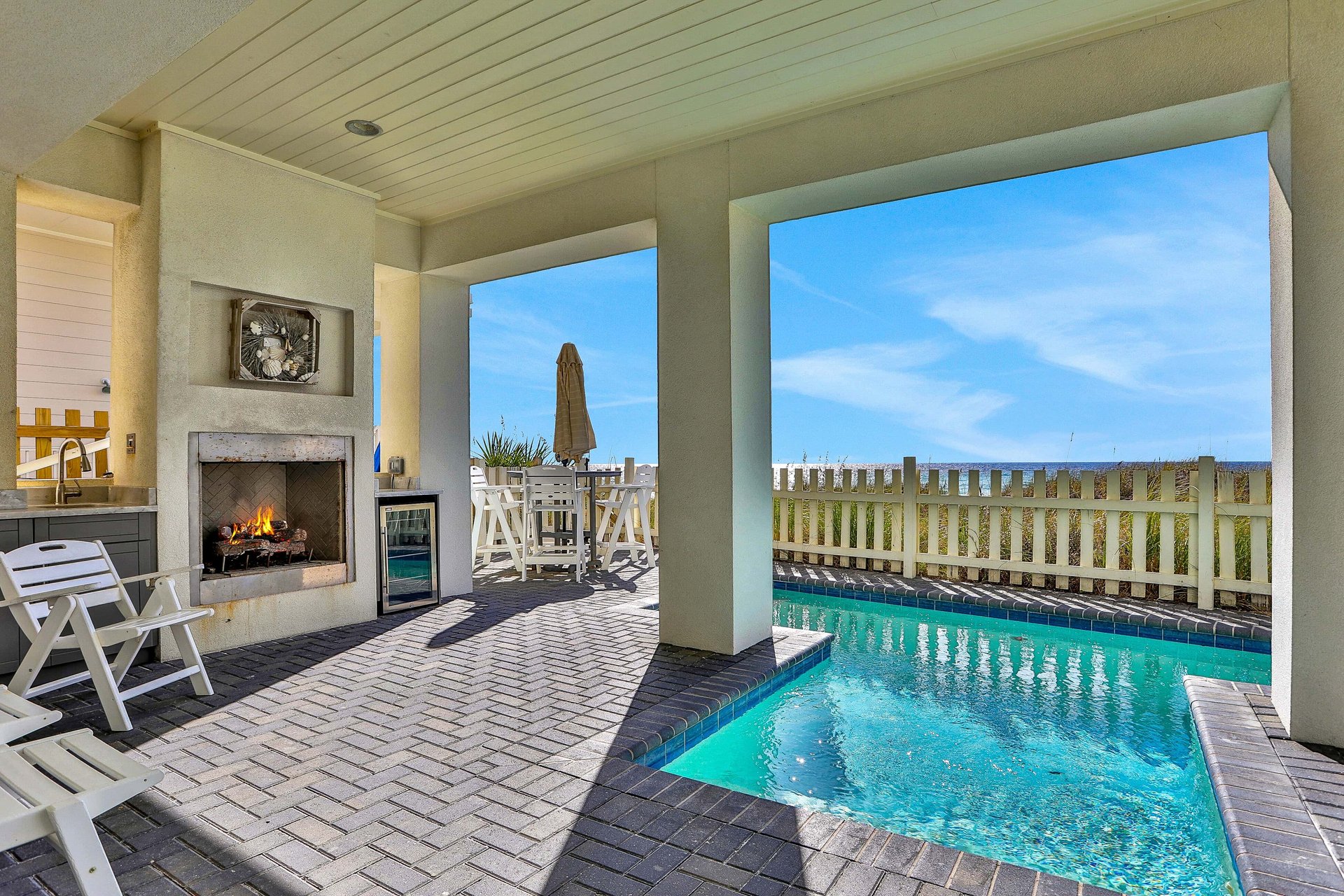 Tiffanys Beach Club 3