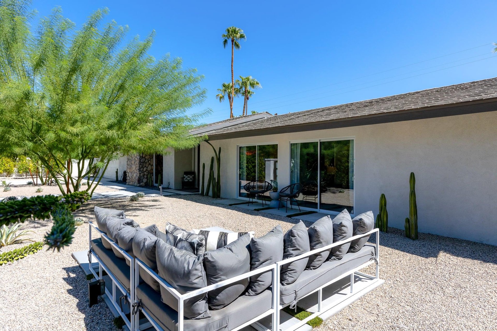 Outdoor front seating patio area