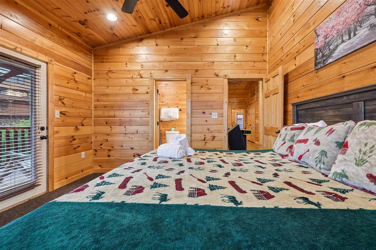 077Bedroom