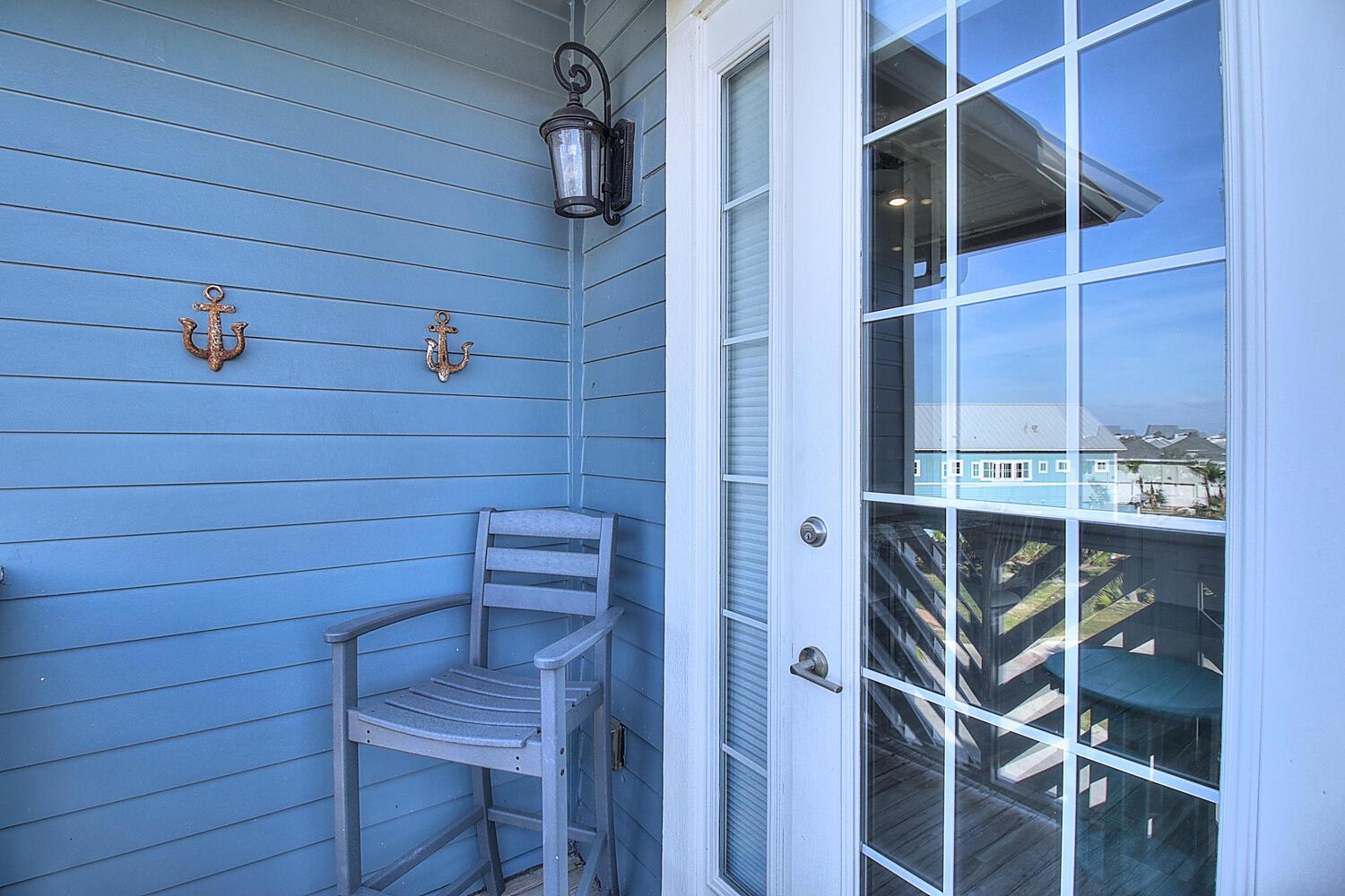 Side Balcony Sitting Area