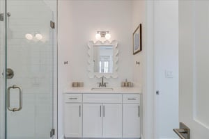 Third King Bathroom, 2nd Floor