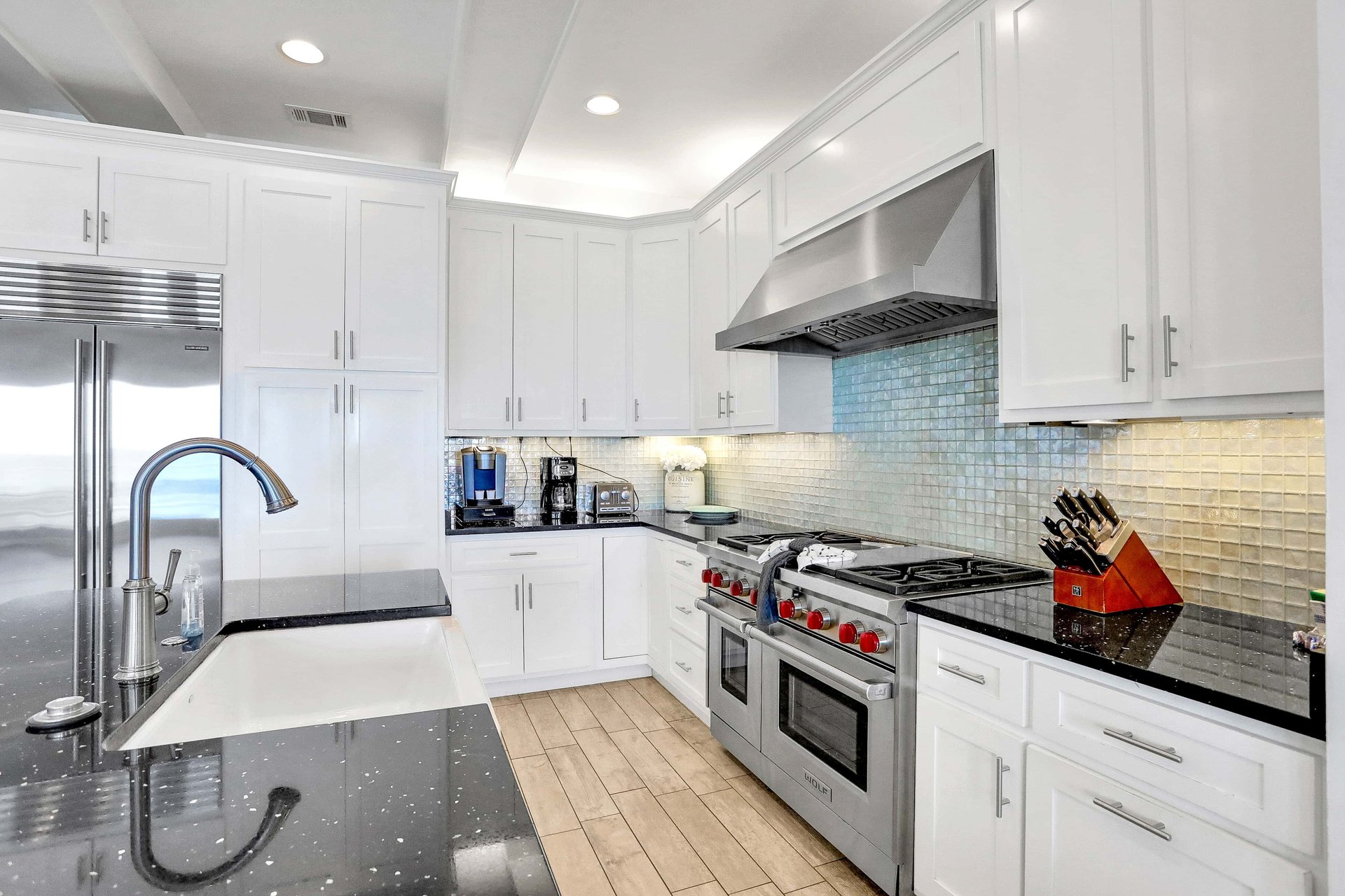 Tiffanys Beach Club 12