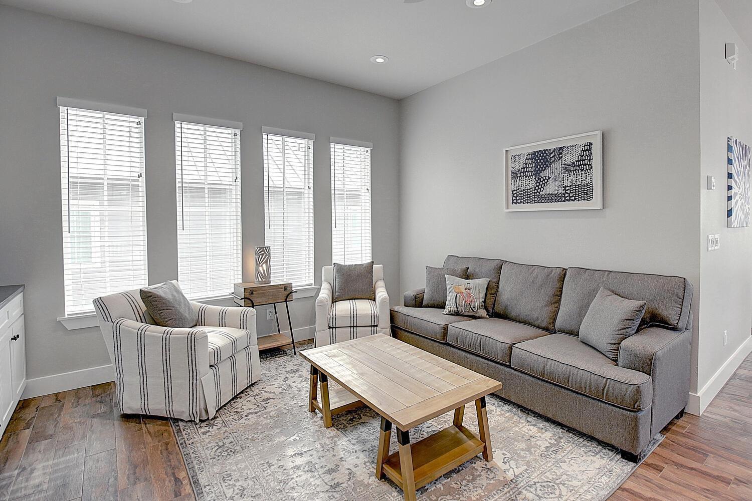2nd Floor, Living Room