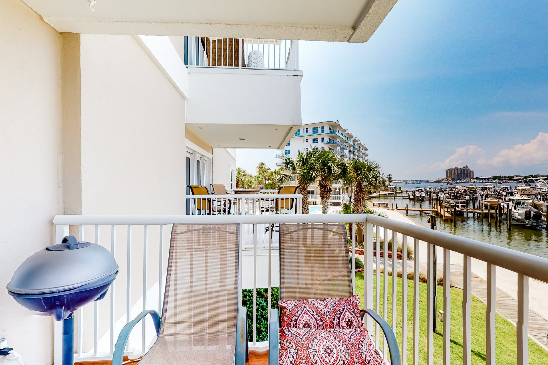 Sun King Yacht Club 2C 3