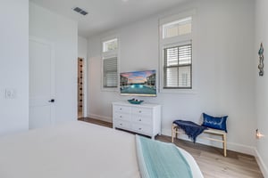 King Bedroom, 1st Floor