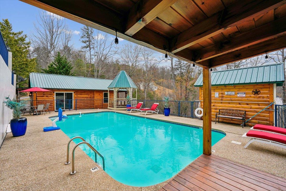 06Pool