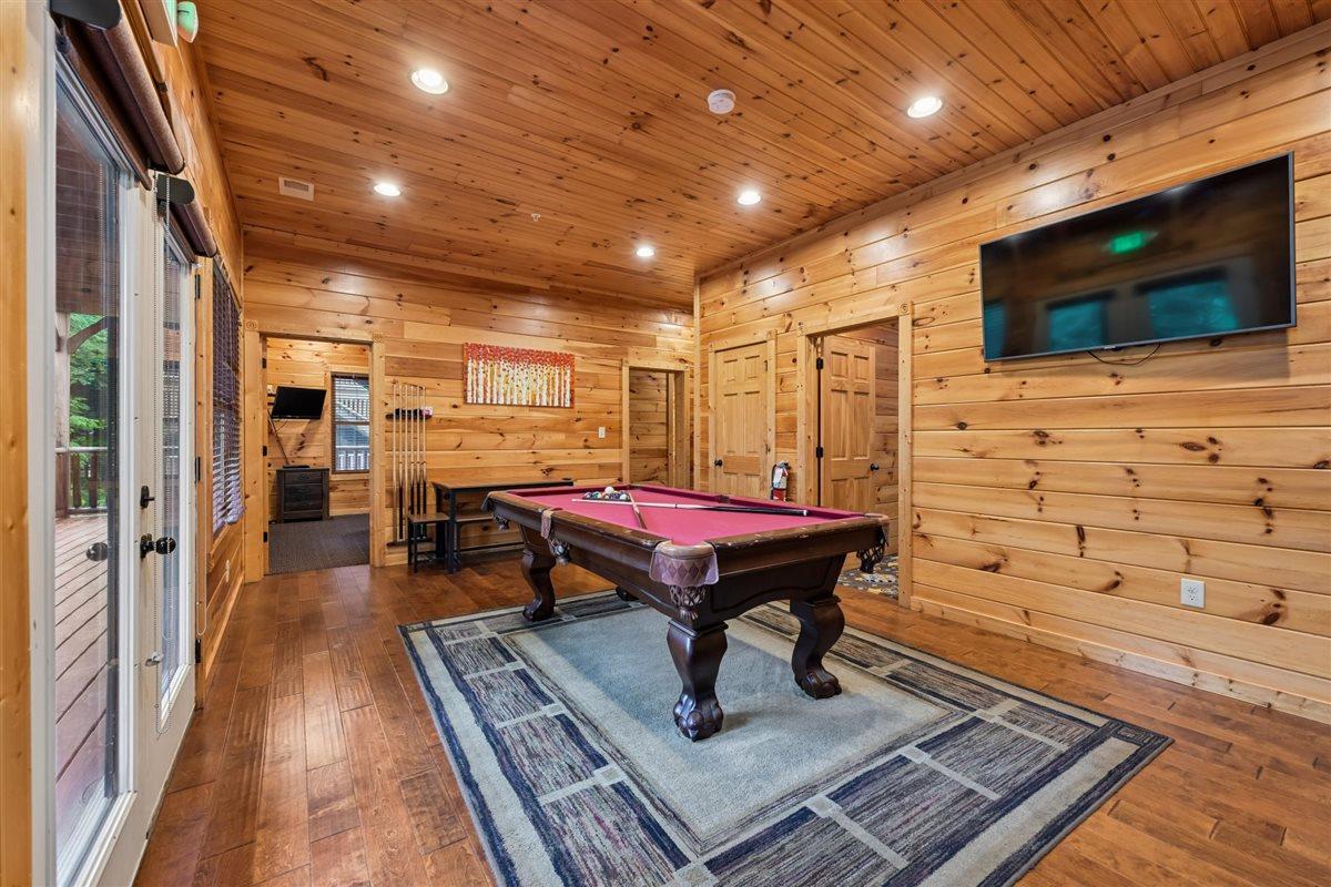 085Game Room