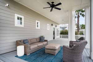 Back Porch Lounge, 1st Floor