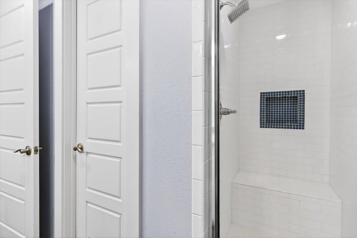 Primary King Bathroom, 1st Floor