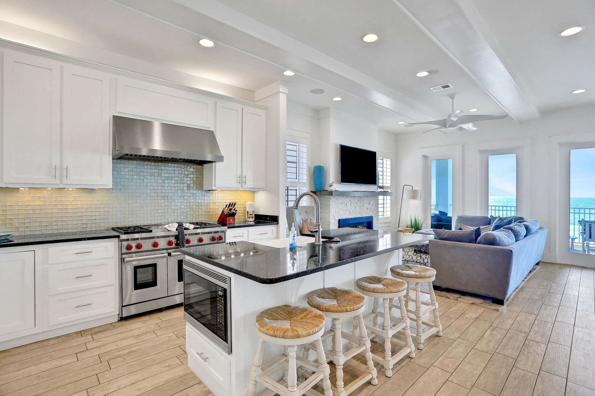 Tiffanys Beach Club 11