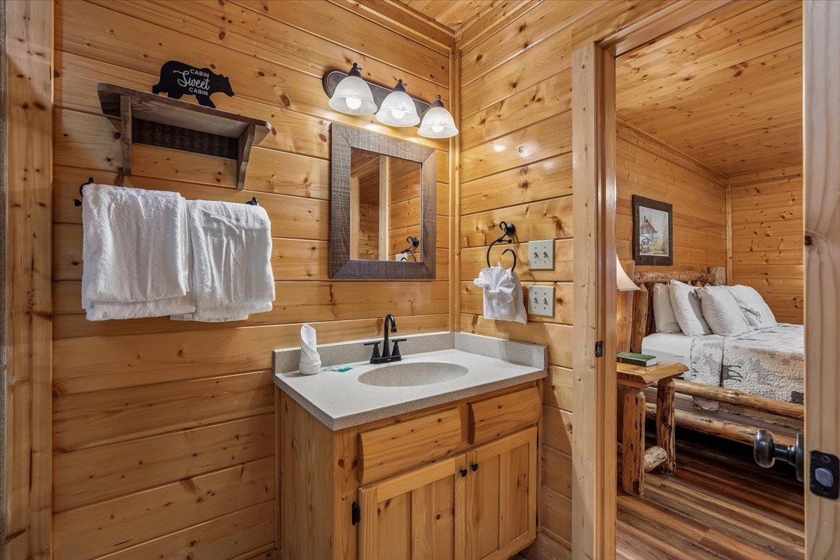 32Bath