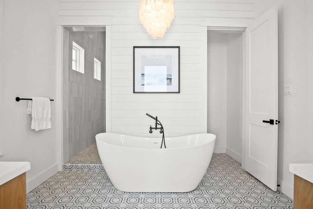 Primary King Bathroom, 2nd Floor