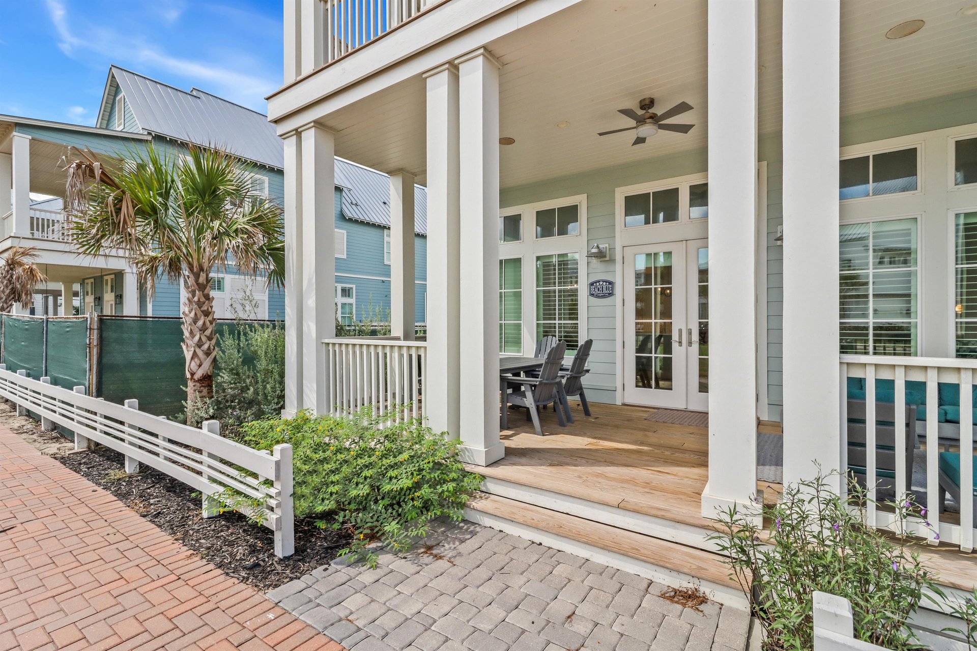 1st Floor, Front Porch