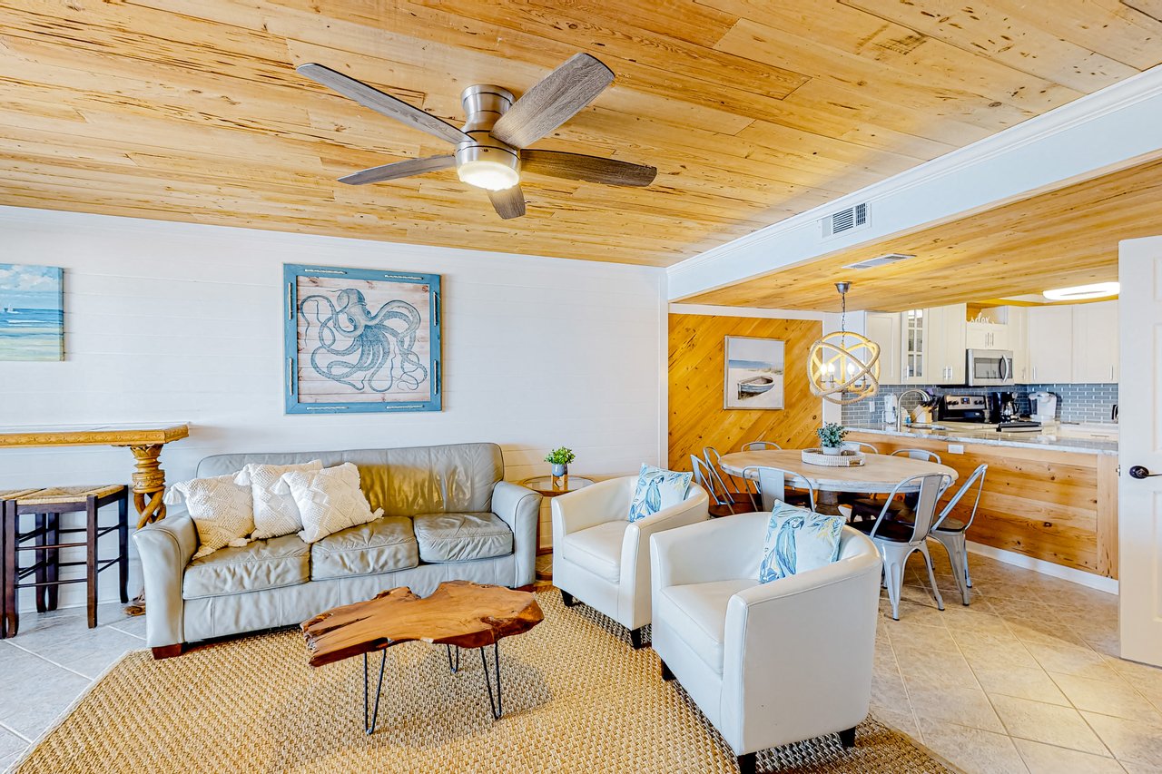 Costa Del Sol A7 Livin it Up 4