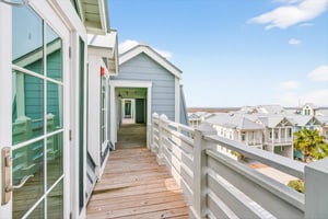 Shaded Entryway, 2nd Floor