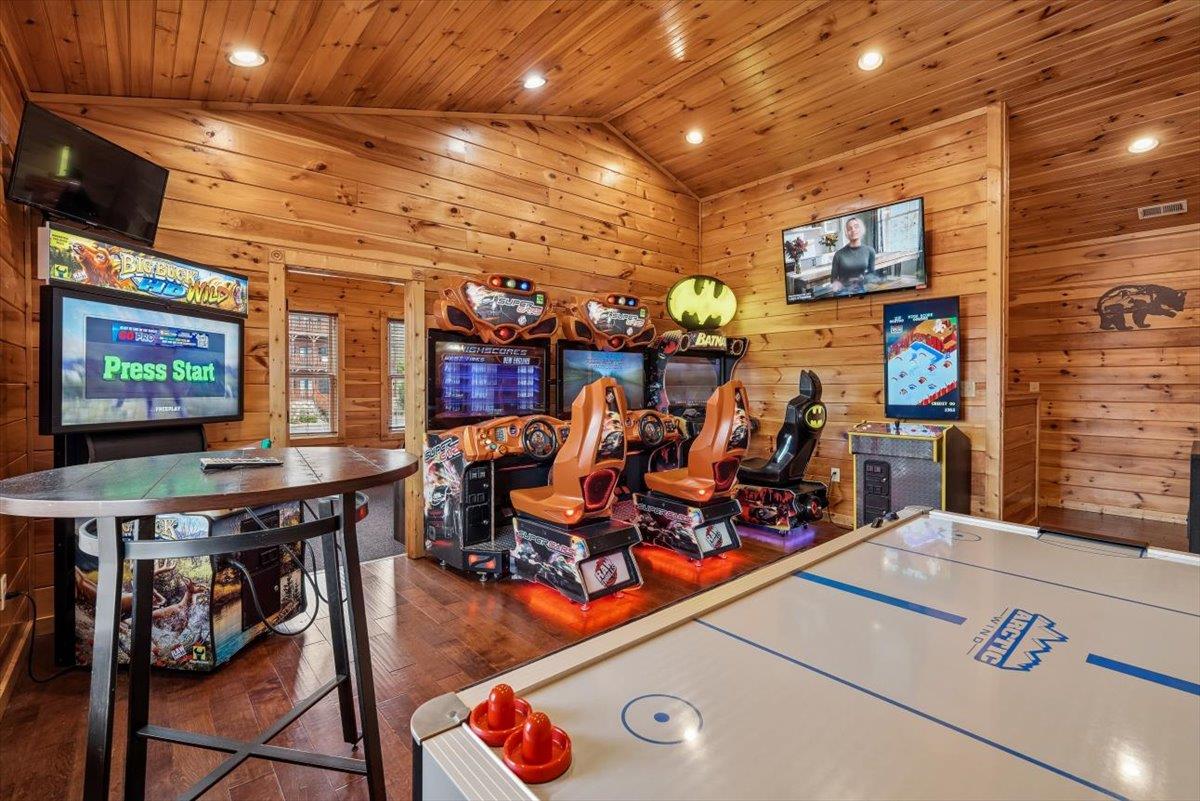 16Game Room