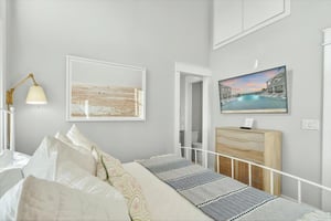 King Bedroom, 2nd Floor