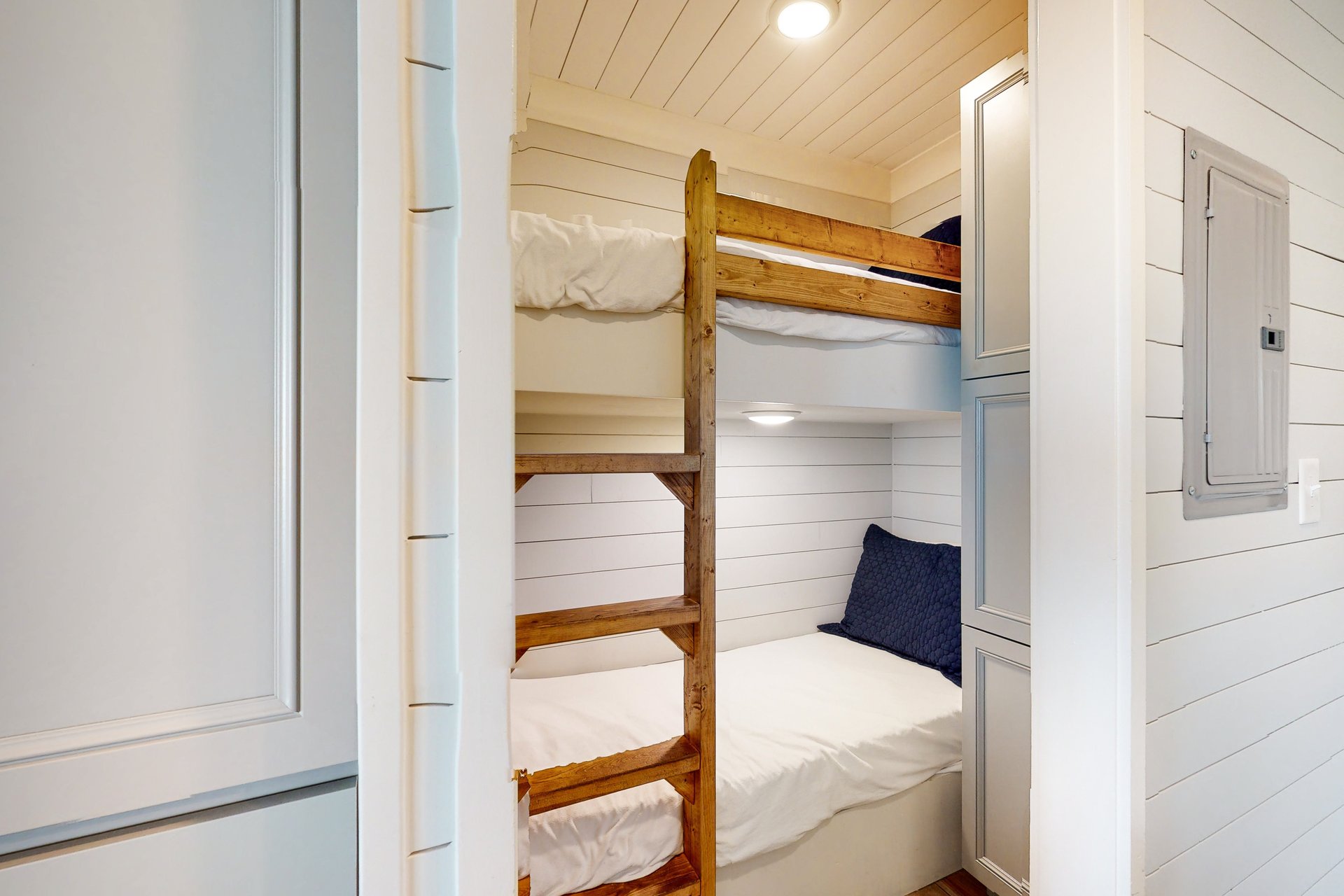 Top of the Gulf 707 17