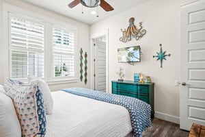 Middle King Bedroom, 1st Floor