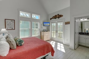 King Bedroom, 2nd Floor