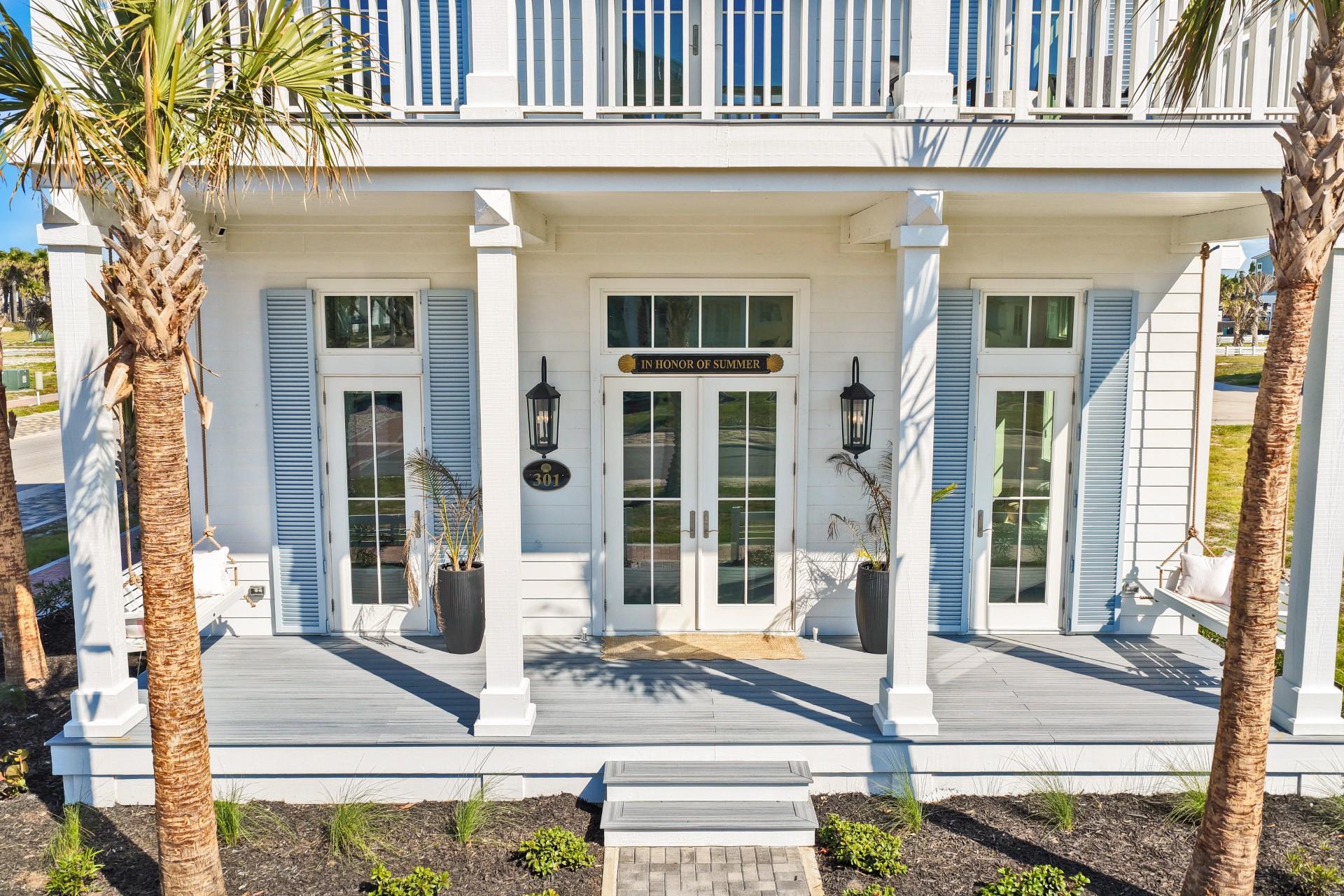 1st Floor, Front Porch