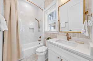 1st Floor, Second King Bathroom