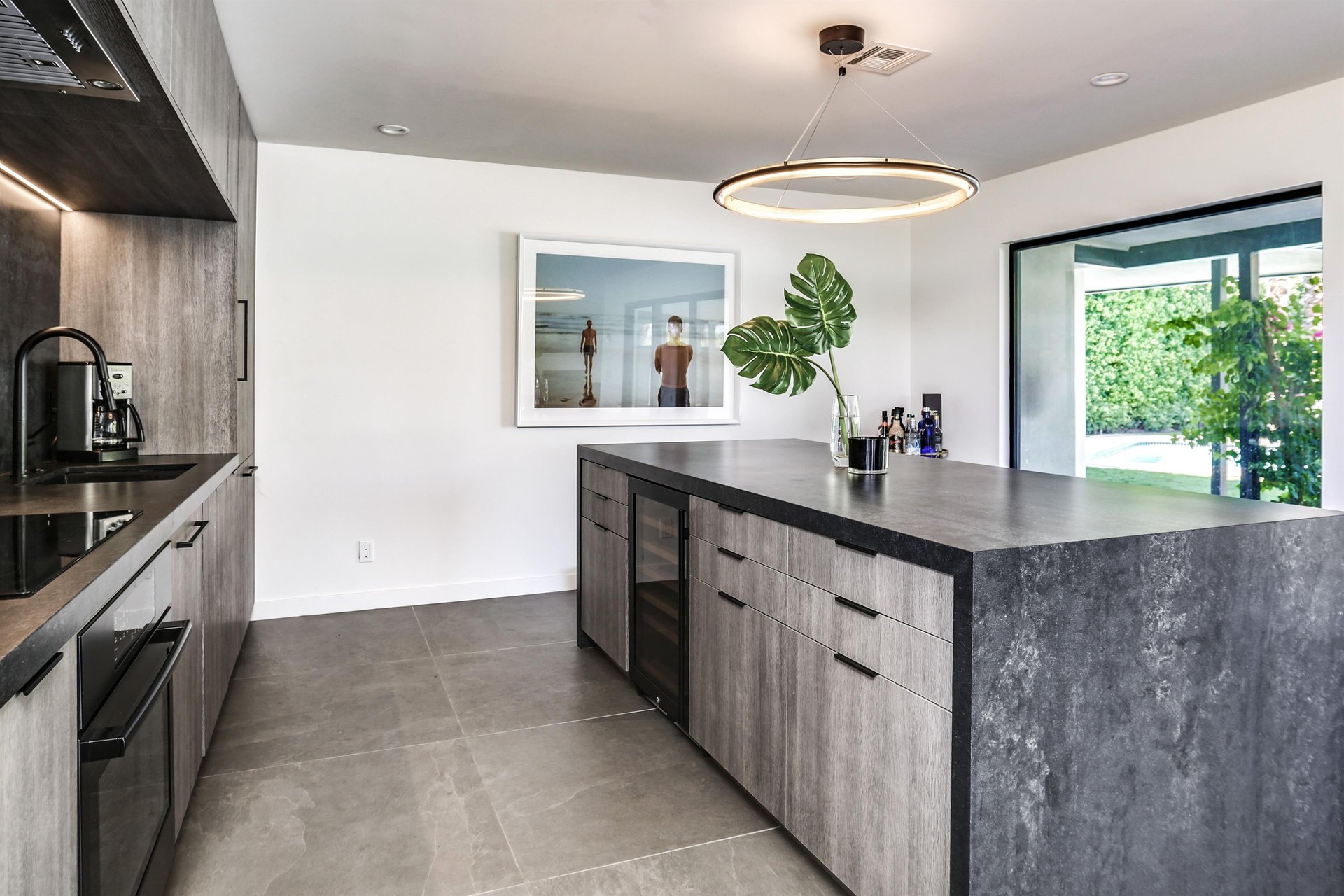 Enjoy cooking together around the beautiful chefs kitchen